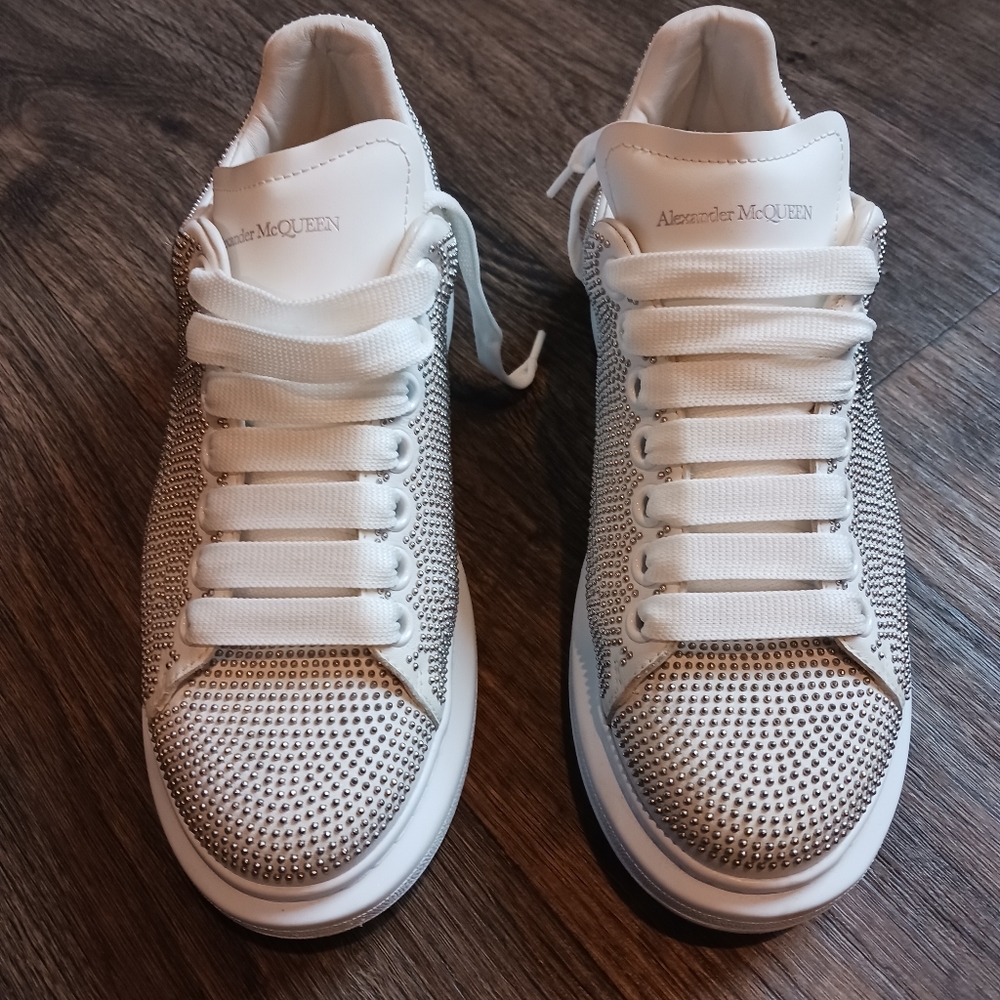 Alexander McQueen Women Silver stud sneakers Like new 39.5
